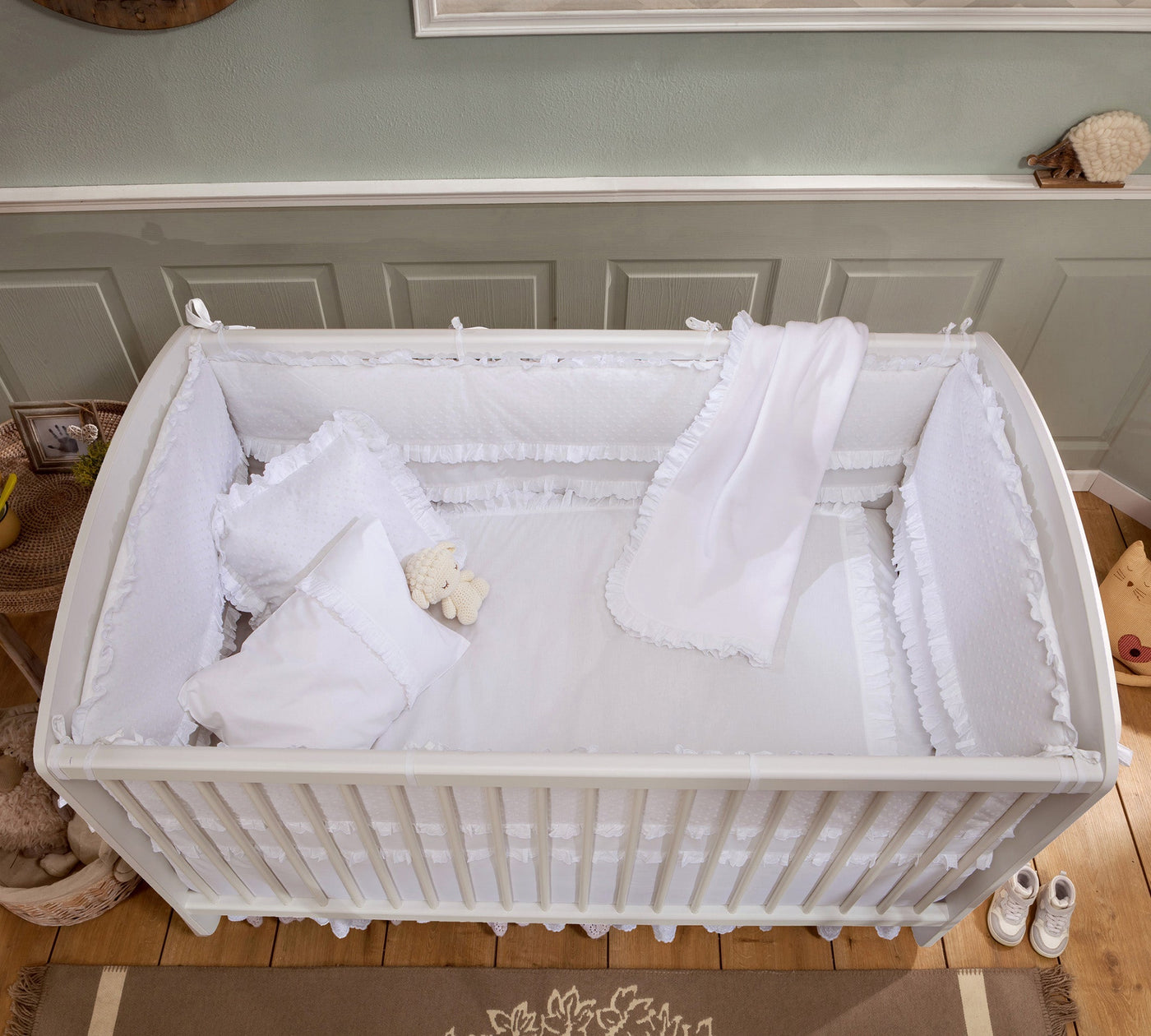 White Swinging Baby Bed (70x130 cm)