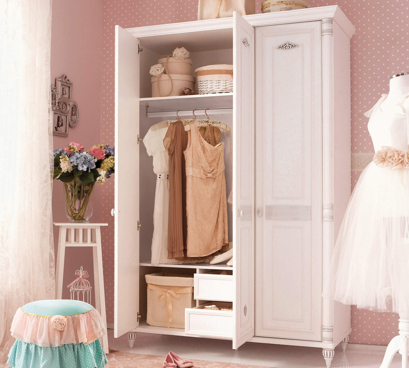 Romantic Kleiderschrank mit 3 Türen