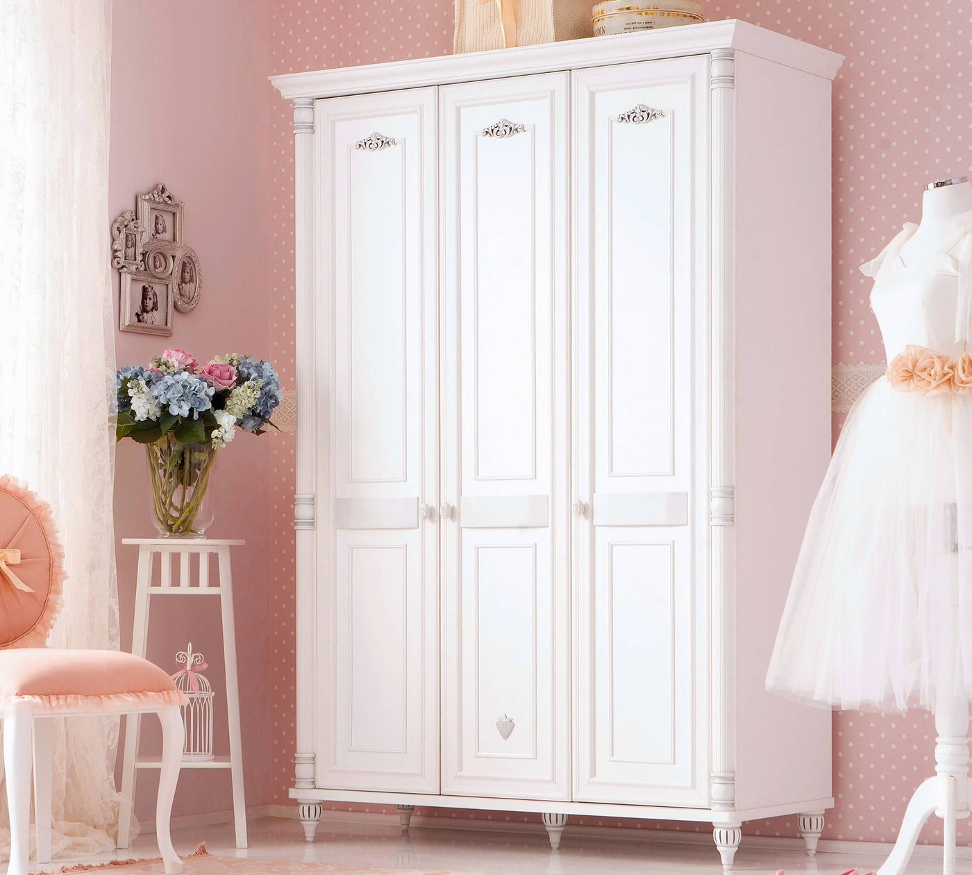 Romantic Kleiderschrank mit 3 Türen