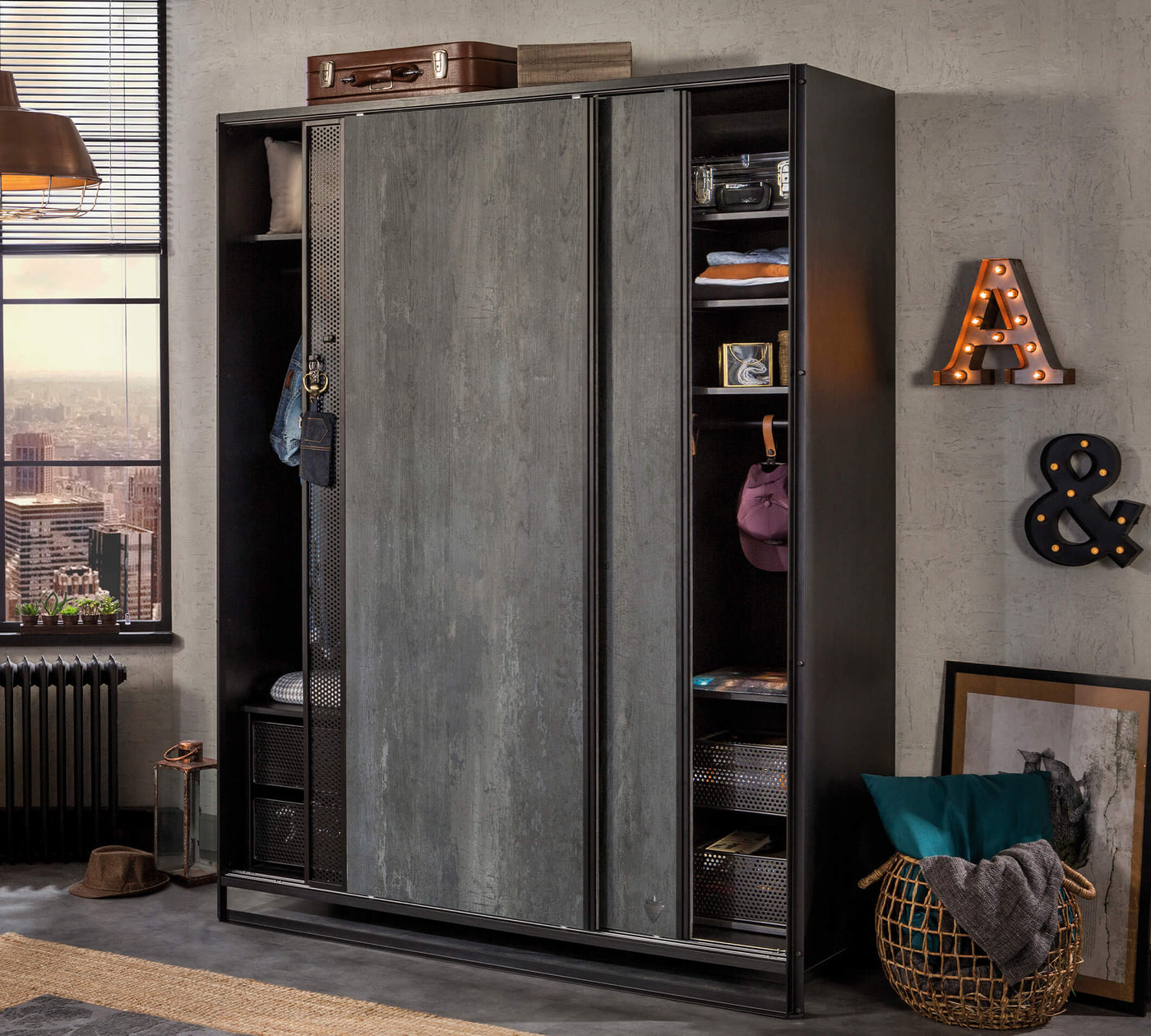 Dark Metal Schiebeschrank